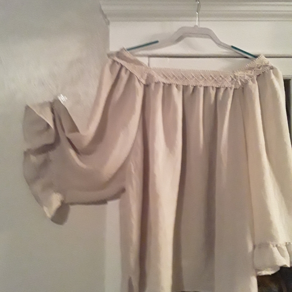 Oversized Blouses - Picture 1 of 1